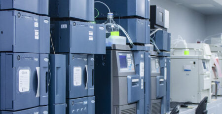 Equipos HPLC en área de Instrumentación Analítica de los LEI